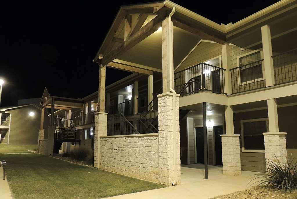 Eagle'S Den Three Rivers Texas A Travelodge By Wyndham Eksteriør billede