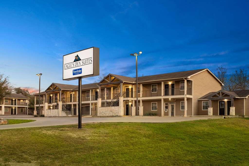 Eagle'S Den Three Rivers Texas A Travelodge By Wyndham Eksteriør billede